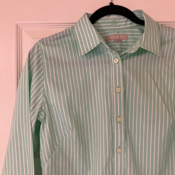 Banana Republic Non-Iron Fitted Shirt - Picture 2 of 4